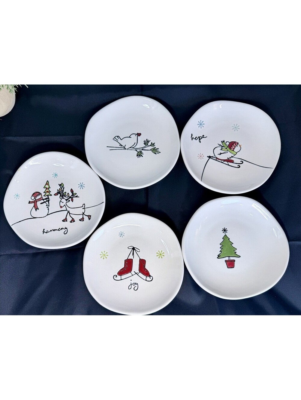 Tag Appetizer Dessert Plates Set of 5 (6.5”) Christmas